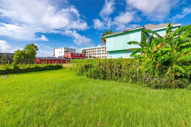 3619 Yale Street, Galveston, TX 77554