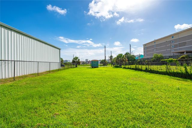3619 Yale Street, Galveston, TX 77554
