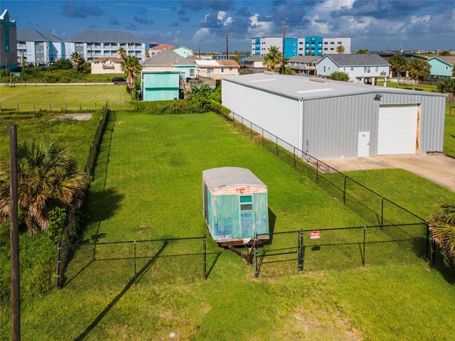 3619 Yale Street, Galveston, TX 77554