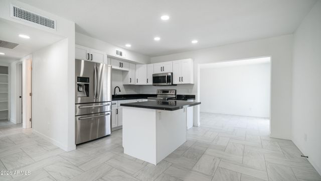 18218 N 33RD Drive, Phoenix, AZ 85053
