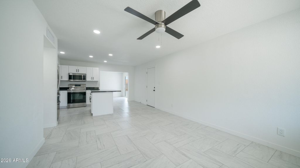 18218 N 33RD Drive, Phoenix, AZ 85053 — photo 3
