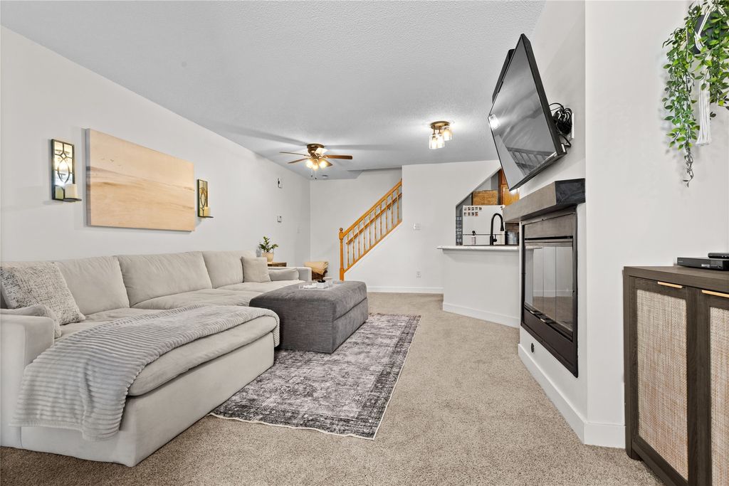 1311 SE Delaware Avenue 3, Ankeny, IA 50021