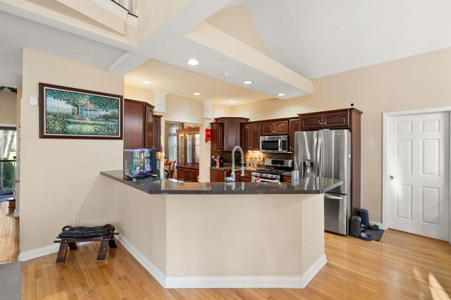 228 W Papillon Drive, Valparaiso, IN 46385