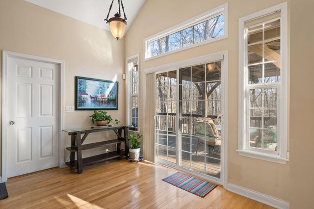 228 W Papillon Drive, Valparaiso, IN 46385