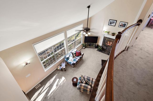 228 W Papillon Drive, Valparaiso, IN 46385