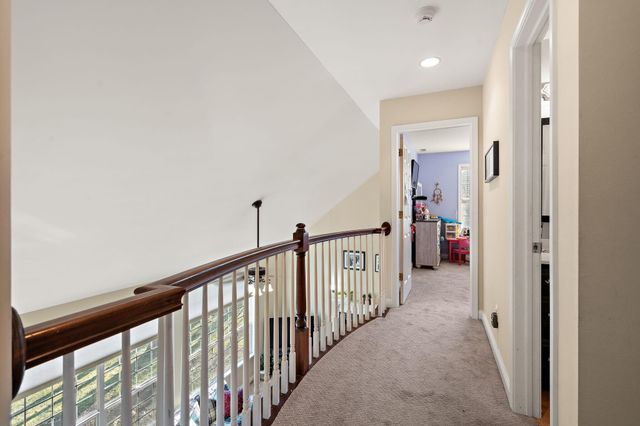 228 W Papillon Drive, Valparaiso, IN 46385