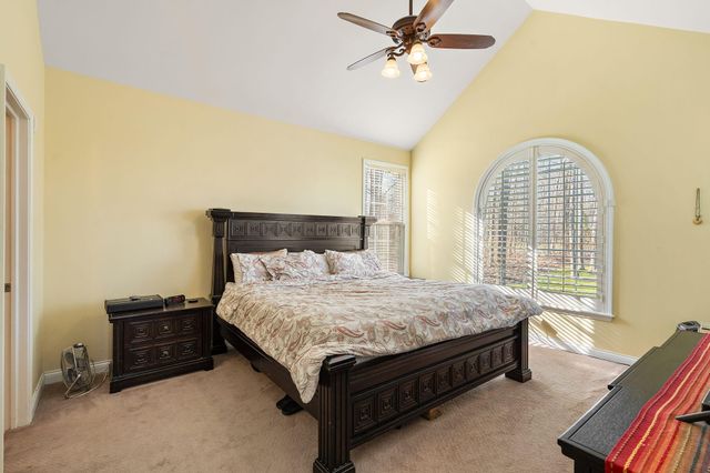 228 W Papillon Drive, Valparaiso, IN 46385