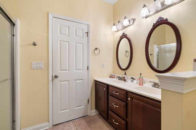 228 W Papillon Drive, Valparaiso, IN 46385