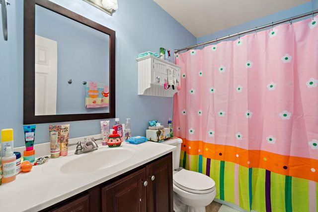 228 W Papillon Drive, Valparaiso, IN 46385