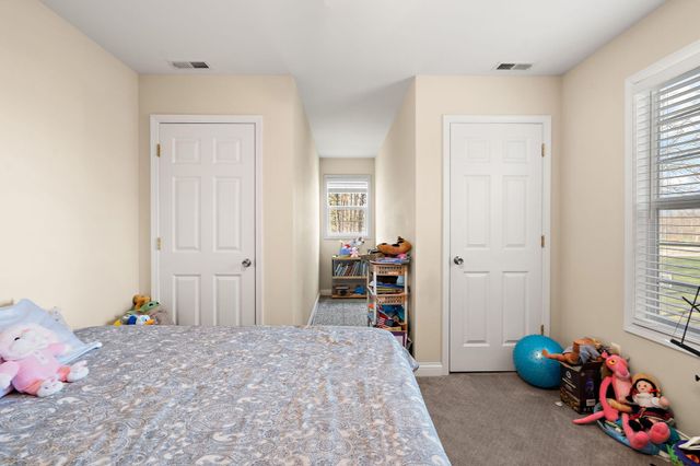 228 W Papillon Drive, Valparaiso, IN 46385