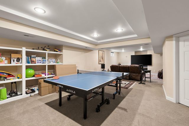 228 W Papillon Drive, Valparaiso, IN 46385