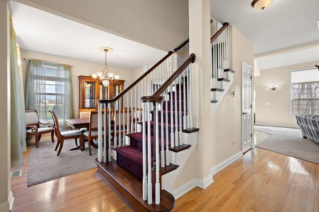 228 W Papillon Drive, Valparaiso, IN 46385