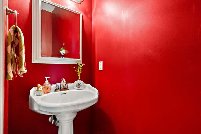 228 W Papillon Drive, Valparaiso, IN 46385