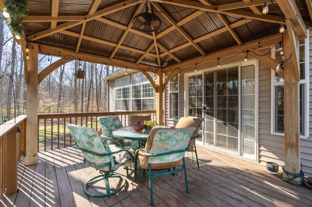 228 W Papillon Drive, Valparaiso, IN 46385
