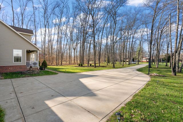 228 W Papillon Drive, Valparaiso, IN 46385