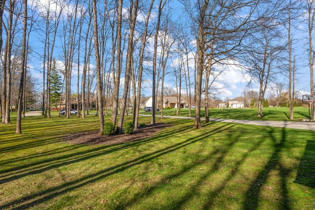 228 W Papillon Drive, Valparaiso, IN 46385