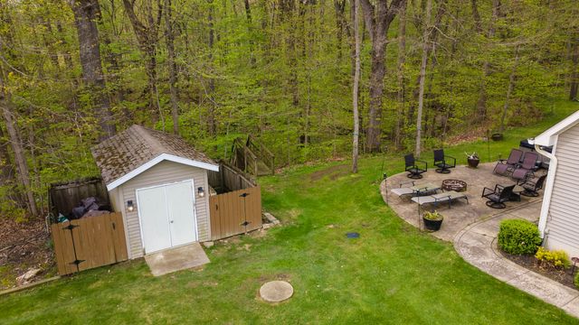 228 W Papillon Drive, Valparaiso, IN 46385