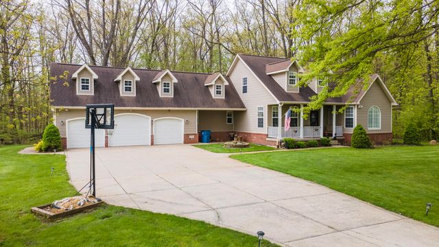 228 W Papillon Drive, Valparaiso, IN 46385
