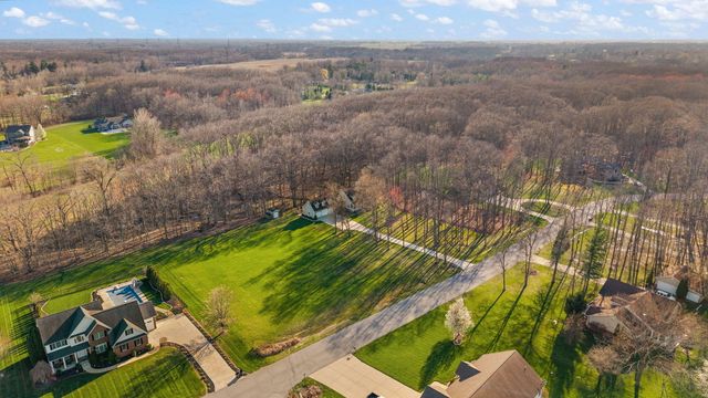 228 W Papillon Drive, Valparaiso, IN 46385