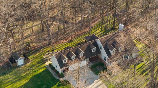 228 W Papillon Drive, Valparaiso, IN 46385