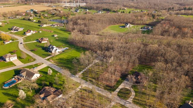 228 W Papillon Drive, Valparaiso, IN 46385
