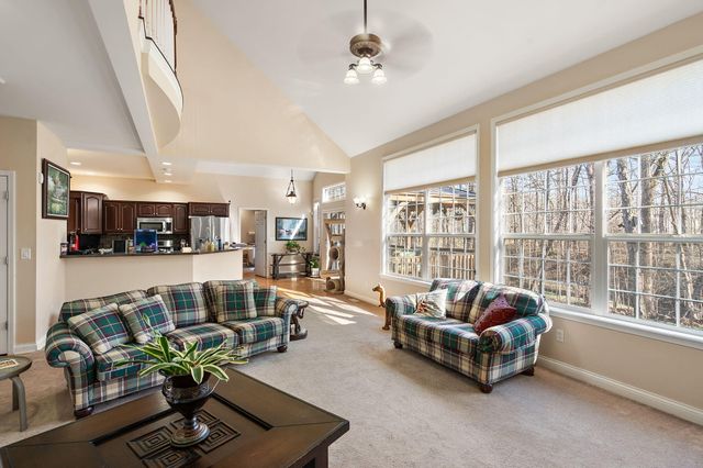 228 W Papillon Drive, Valparaiso, IN 46385