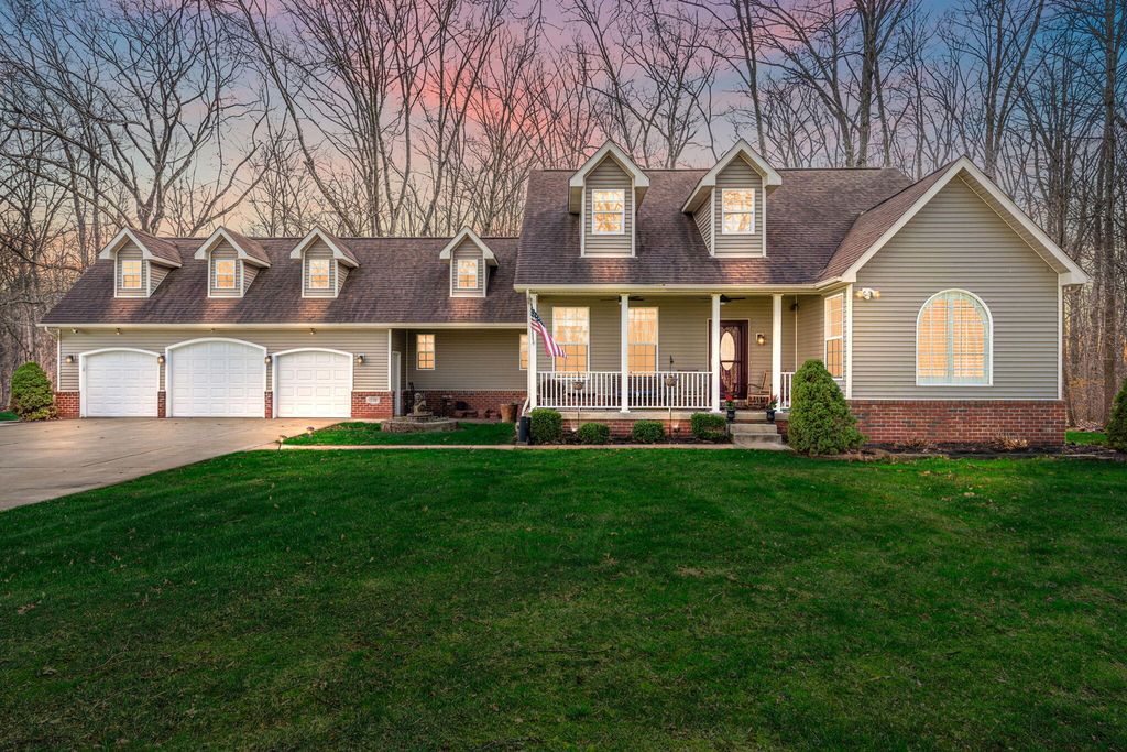 228 W Papillon Drive, Valparaiso, IN 46385