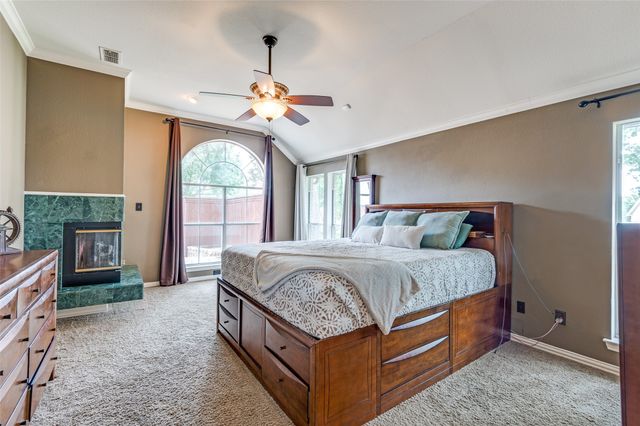 2804 Stonehurst Drive, Grapevine, TX 76051