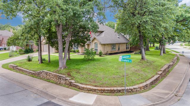 2804 Stonehurst Drive, Grapevine, TX 76051