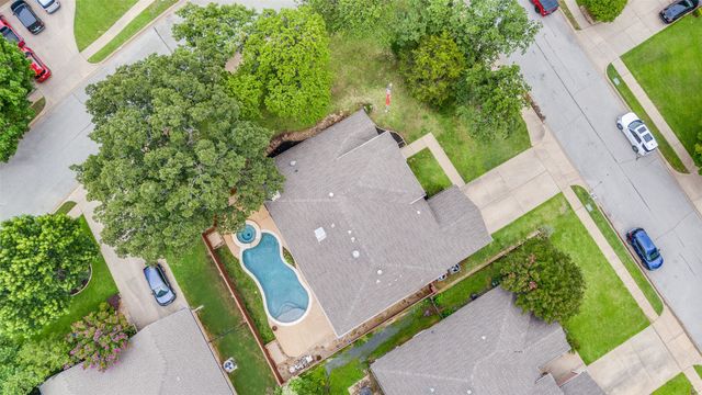 2804 Stonehurst Drive, Grapevine, TX 76051