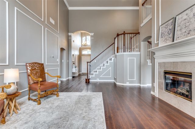 2804 Stonehurst Drive, Grapevine, TX 76051