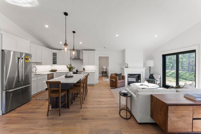 46 Sandwich Road 8, Plymouth, MA 02360