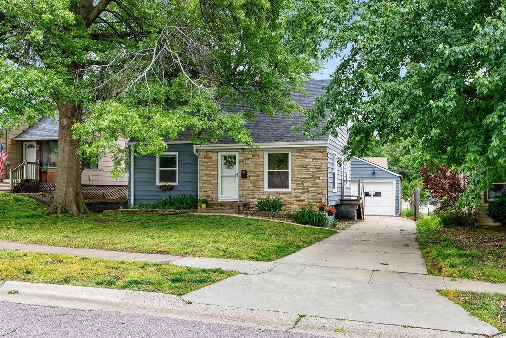 1309 Broad Street, Des Moines, IA 50315