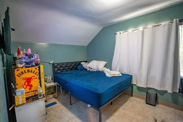 467 W G St, Colton, CA 92324