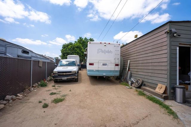 467 W G St, Colton, CA 92324