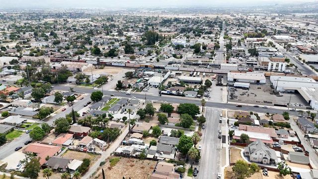 467 W G St, Colton, CA 92324