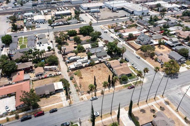 467 W G St, Colton, CA 92324