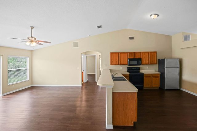 565 SW Undallo Rd, Port St Lucie, FL 34953