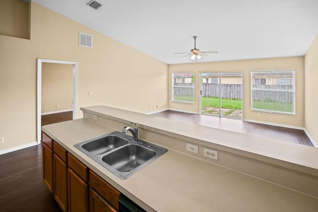 565 SW Undallo Rd, Port St Lucie, FL 34953