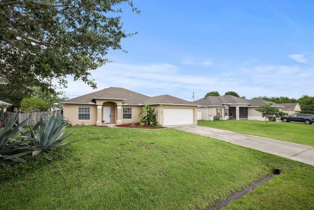 565 SW Undallo Rd, Port St Lucie, FL 34953