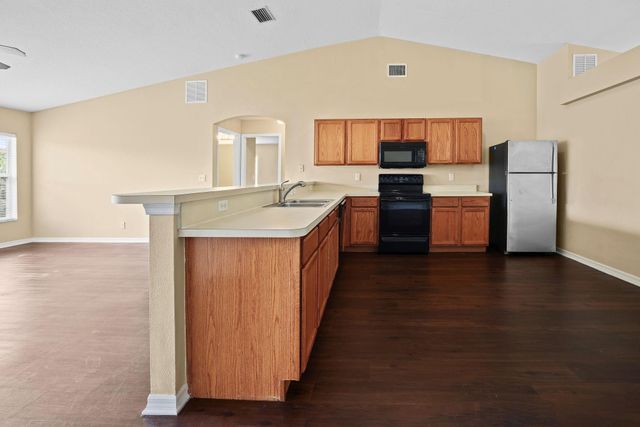 565 SW Undallo Rd, Port St Lucie, FL 34953