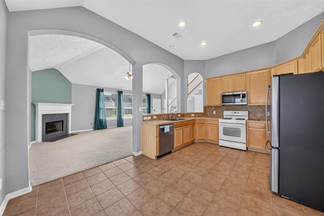 17231 Sheffield Bend Dr, Houston, TX 77095