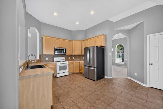 17231 Sheffield Bend Dr, Houston, TX 77095