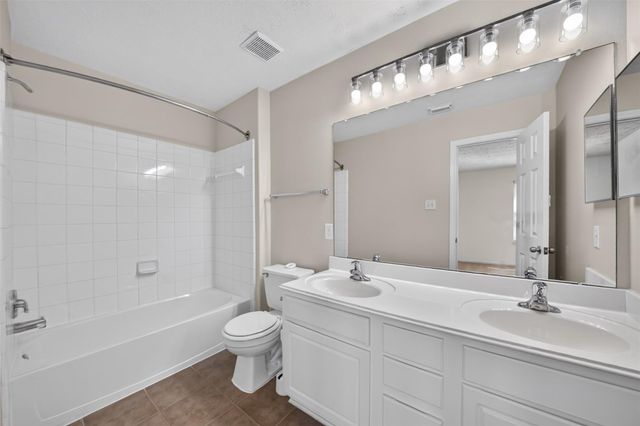 17231 Sheffield Bend Dr, Houston, TX 77095