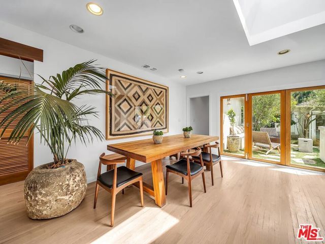 7844 Stewart Avenue ., Los Angeles, CA 90045