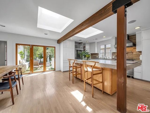 7844 Stewart Avenue ., Los Angeles, CA 90045
