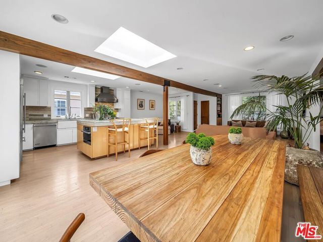 7844 Stewart Avenue ., Los Angeles, CA 90045