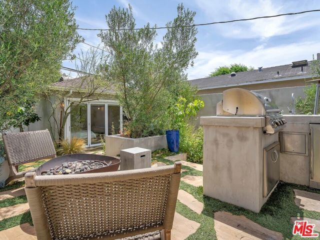 7844 Stewart Avenue ., Los Angeles, CA 90045