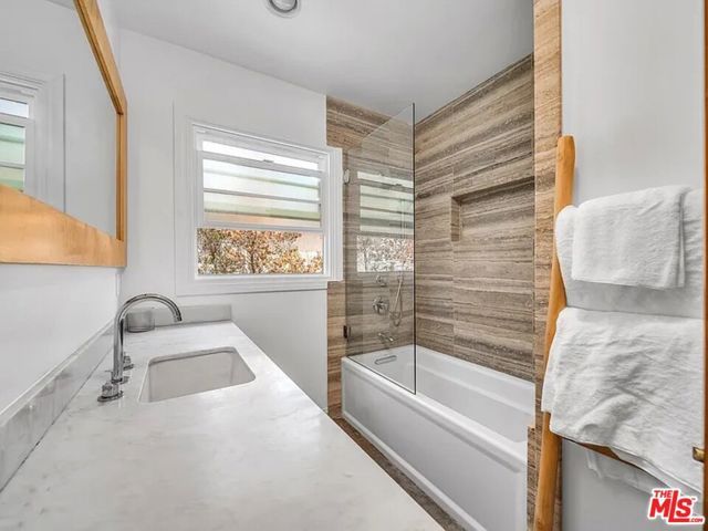 7844 Stewart Avenue ., Los Angeles, CA 90045