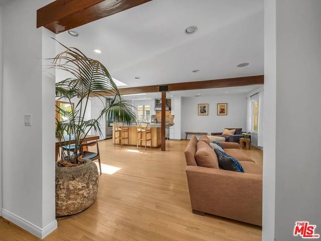 7844 Stewart Avenue ., Los Angeles, CA 90045